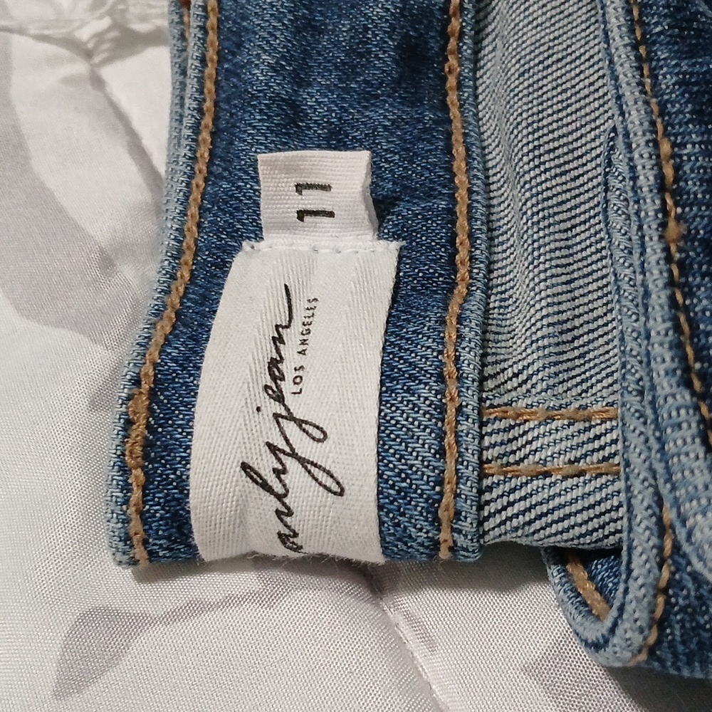 Carly Jean Chrissy Jeans size 11
